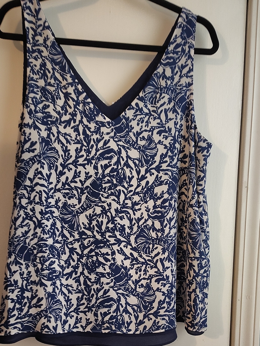Lilly Pulitzer Blue and White Floral Print V-Neck Cami